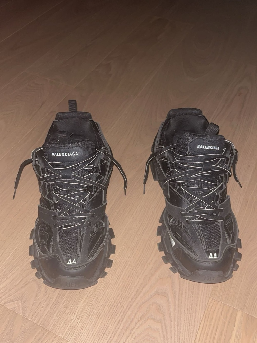 Black balenciaga tracks(Open2Offers)